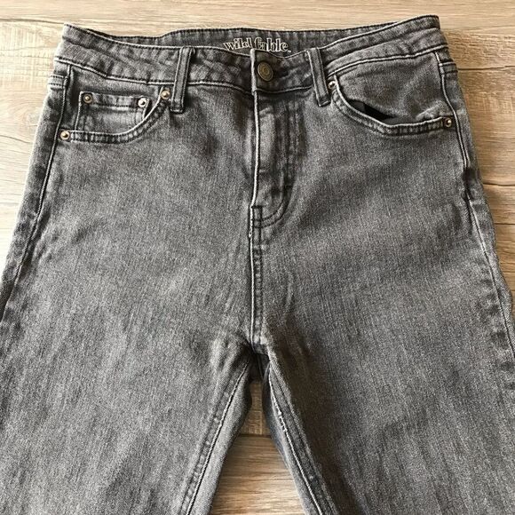 Wild Fable Faded Black Distressed Knee Raw Edge Skinny Jeans Sz 6 - Picture 12 of 16